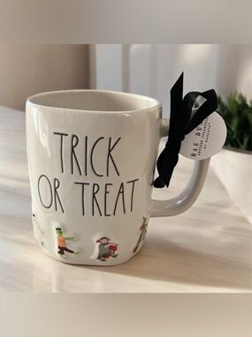 NEW Rae Dunn TRICK OR TREAT Halloween Mug Mummy Frankenstein Dracula Witch